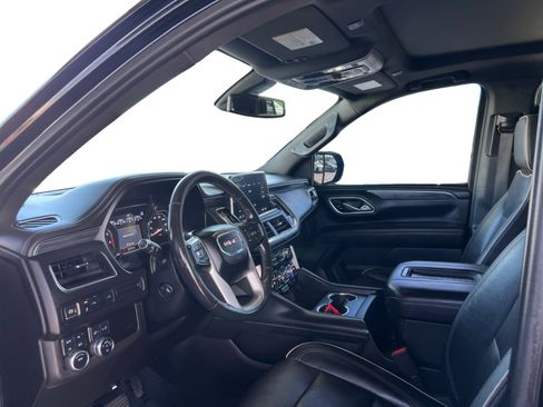 Used 2021 GMC Yukon SLT w/ SLT Premium Package image 9