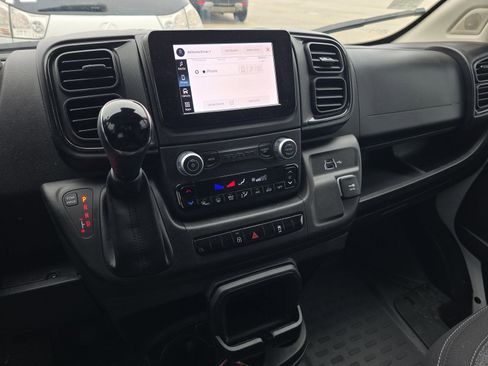 Used 2024 RAM ProMaster 2500 image 13