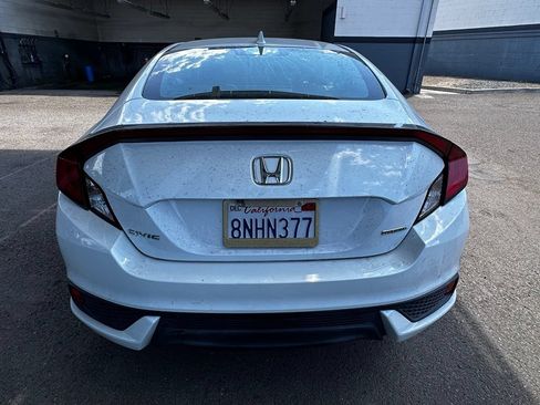 Used 2019 Honda Civic Touring image 21