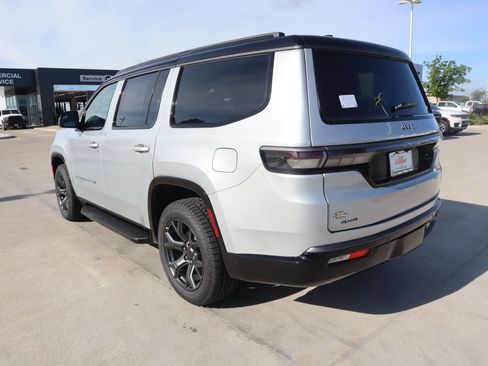 New 2026 Jeep Grand Wagoneer 4WD image 25