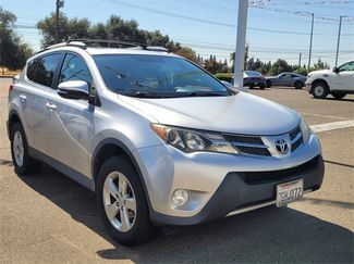 Used 2014 Toyota RAV4 XLE video 1