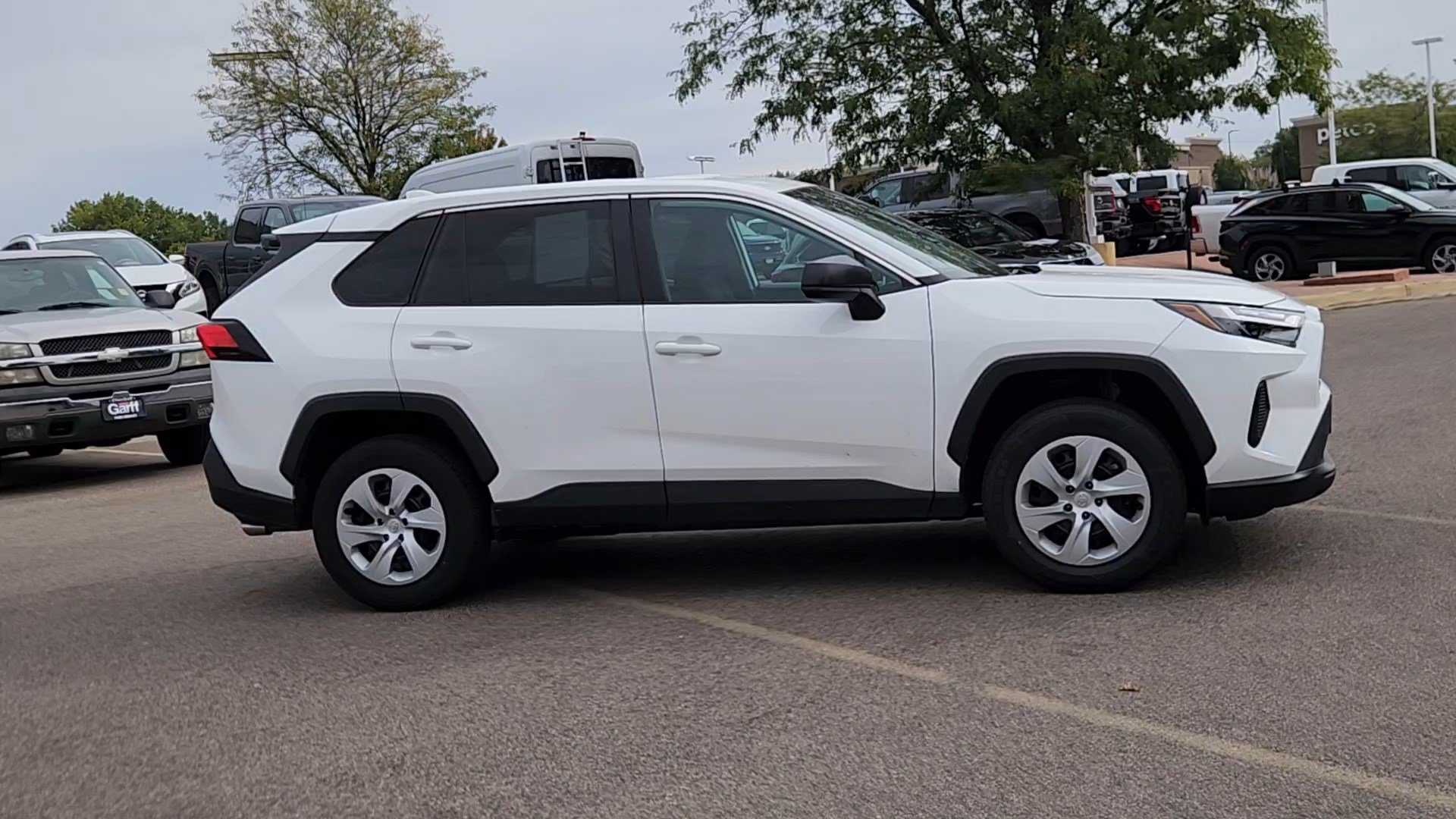 Used 2025 Toyota RAV4 LE AWD/4WD image 11