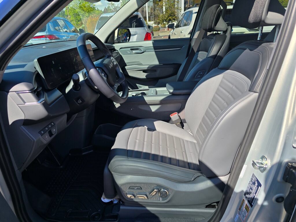 Certified 2024 Kia EV9 Land AWD/4WD image 24