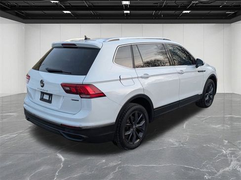 Used 2022 Volkswagen Tiguan SE image 5