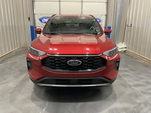 Used 2025 Ford Escape ST-Line Elite image 2