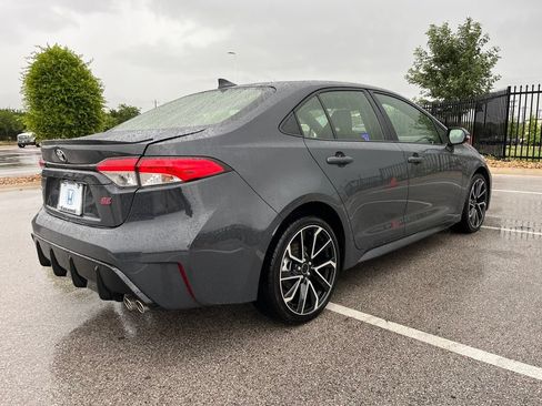 Used 2024 Toyota Corolla SE w/ SE Premium Package FWD image 4