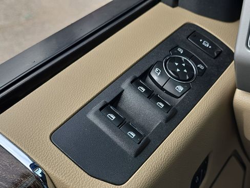 Used 2017 Ford F250 Lariat w/ Lariat Ultimate Package image 13