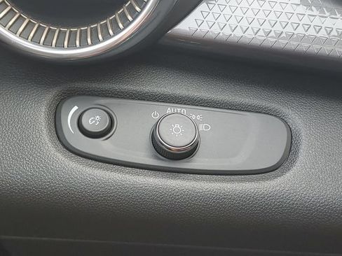 Certified 2024 Chevrolet Trax ACTIV w/ Sunroof Package FWD image 18