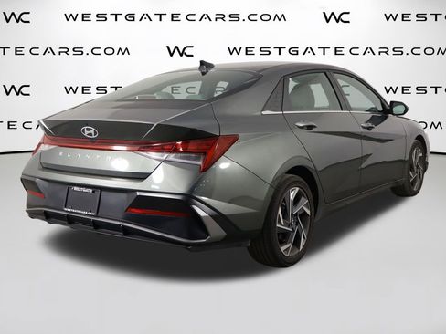 Used 2025 Hyundai Elantra SEL FWD image 46