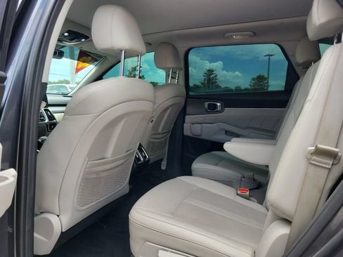 Used 2023 Kia Sorento SX FWD image 12