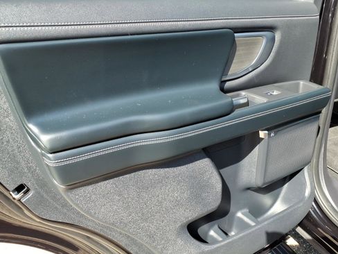 Certified 2025 Ford Expedition Platinum AWD/4WD image 23