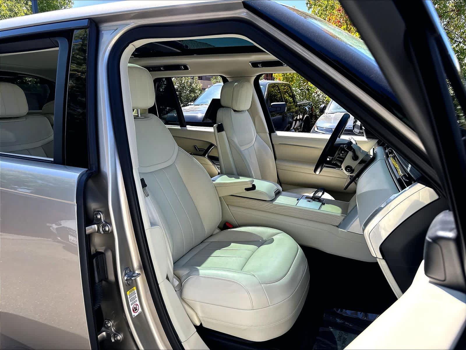 Used 2024 Land Rover Range Rover SE AWD/4WD image 7