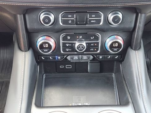 Used 2024 GMC Yukon AT4 w/ Technology Package AWD/4WD image 19