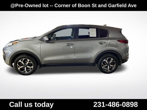Used 2022 Kia Sportage LX AWD/4WD image 2