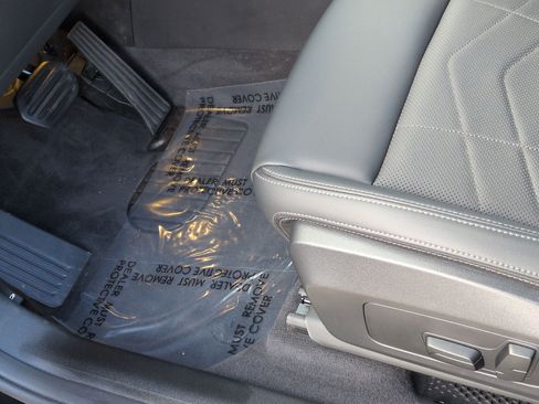 Used 2025 BMW X1 xDrive28i w/ Convenience Package image 17