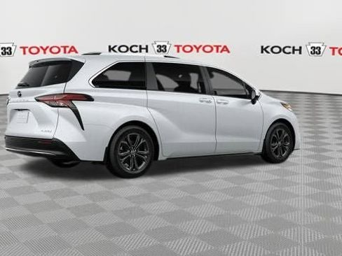 New 2026 Toyota Sienna Platinum image 10