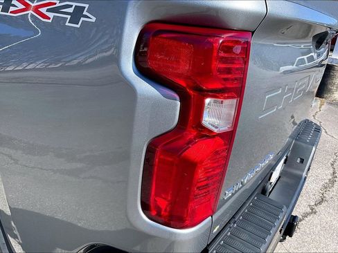 Used 2024 Chevrolet Silverado 2500 Custom w/ Custom Value Package image 30