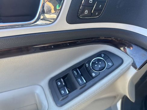 Used 2013 Ford Explorer Limited image 19