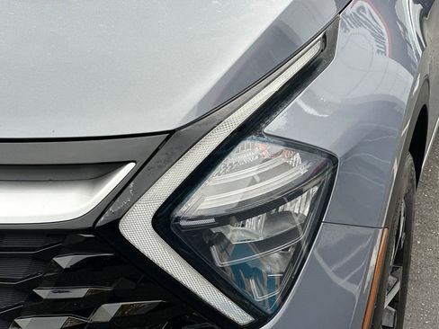 Used 2023 Kia Sportage EX image 9