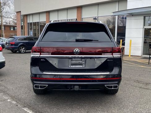 Certified 2024 Volkswagen Atlas SEL Premium R-Line image 4