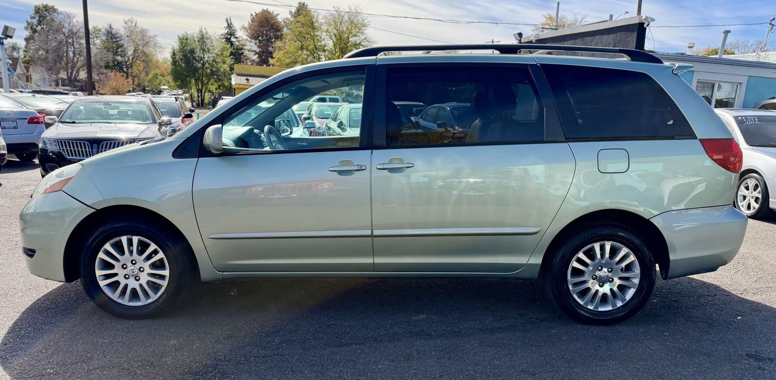 Used 2009 Toyota Sienna XLE AWD/4WD image 5