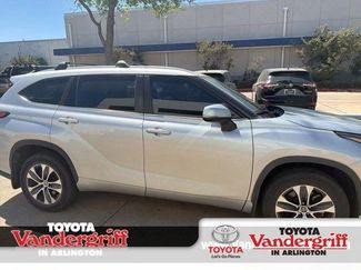 Used 2023 Toyota Highlander XLE video 1
