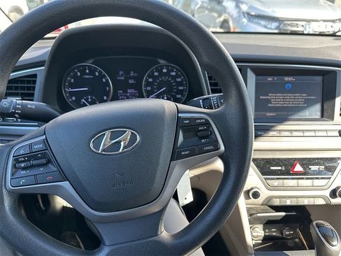 Used 2017 Hyundai Elantra SE image 10