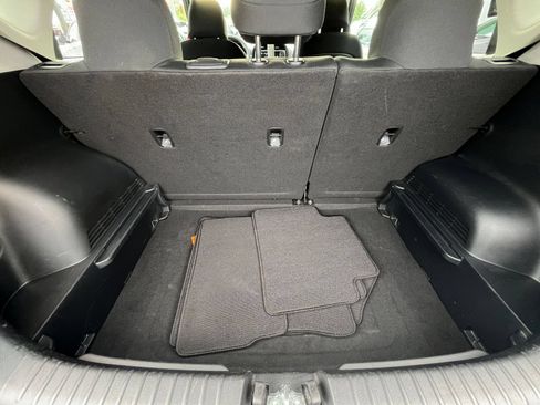 Used 2025 Kia Soul LX w/ LX Technology Package FWD image 31