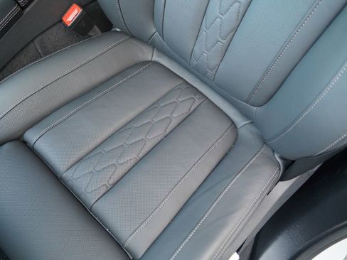 New 2026 BMW X5 M60i AWD/4WD image 11