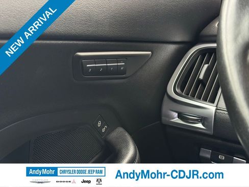 Used 2020 Jaguar E-PACE SE AWD/4WD image 30