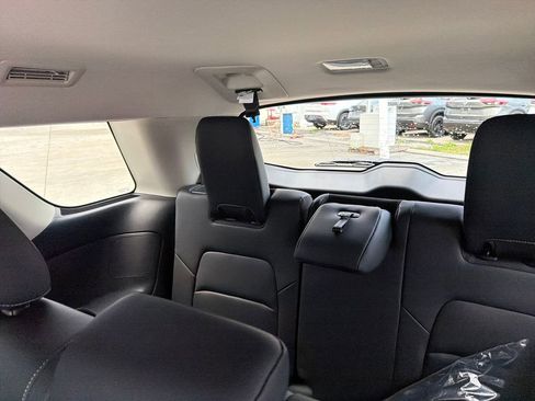New 2026 Nissan Pathfinder SL FWD image 30