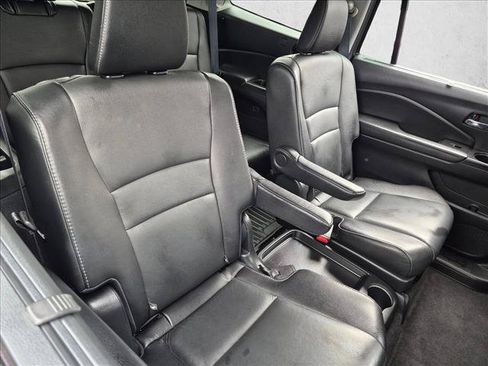Used 2022 Honda Pilot Touring image 19