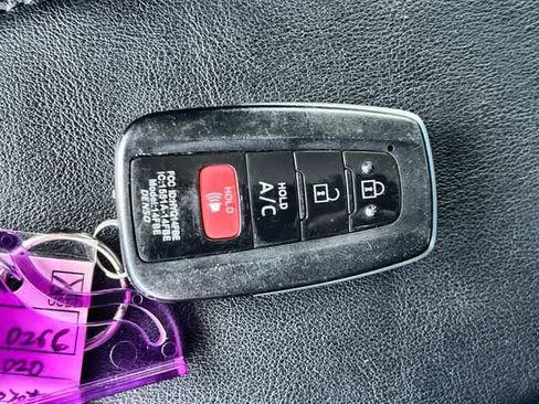 Used 2020 Toyota Prius Prime Limited image 21