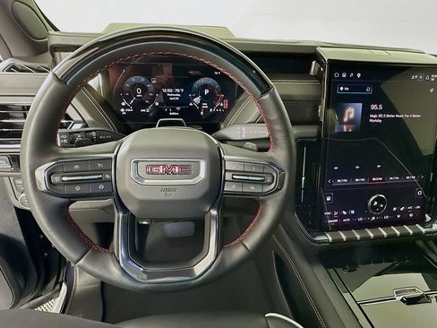 Used 2025 GMC Yukon AT4 Ultimate AWD/4WD image 11