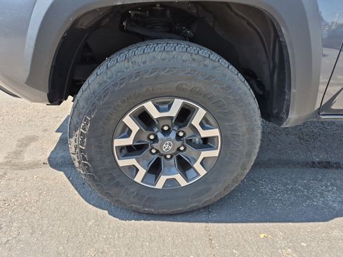 Used 2023 Toyota Tacoma TRD Off-Road AWD/4WD image 13
