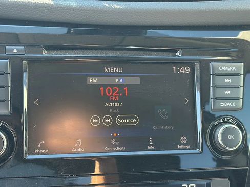 Used 2020 Nissan Rogue SV image 22