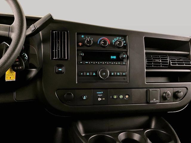 Used 2018 Chevrolet Express 3500 LT w/ LT Preferred Equipment Group RWD image 6