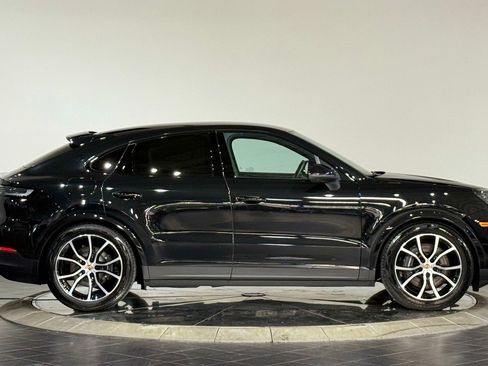 Used 2025 Porsche Cayenne Coupe AWD/4WD image 11