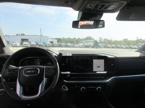 New 2026 GMC Sierra 2500 SLT w/ SLT Premium Package image 17