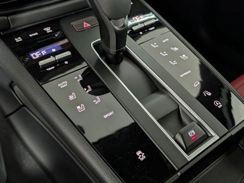 New 2026 Porsche Macan image 34