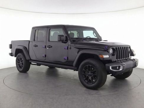 Used 2022 Jeep Gladiator Sport AWD/4WD image 8