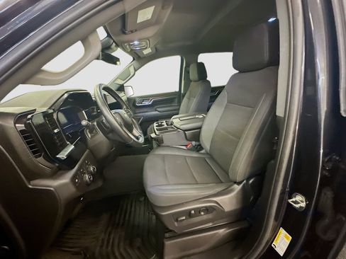 Used 2024 Chevrolet Silverado 1500 LT image 13