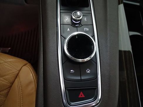 Certified 2022 Cadillac Escalade Premium Luxury AWD/4WD image 14