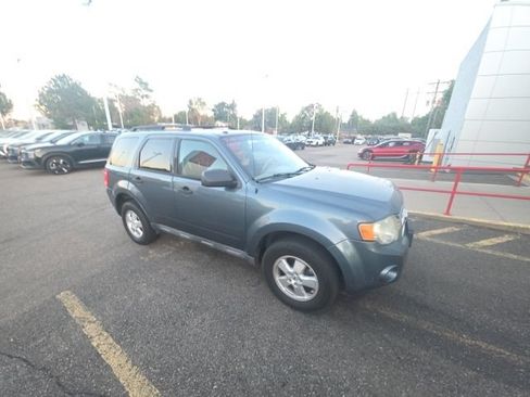 Used 2010 Ford Escape XLT FWD image 1