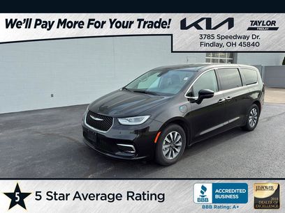 Used 2023 Chrysler Pacifica Touring-L