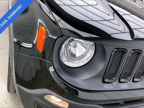 Used 2017 Jeep Renegade Altitude FWD image 25