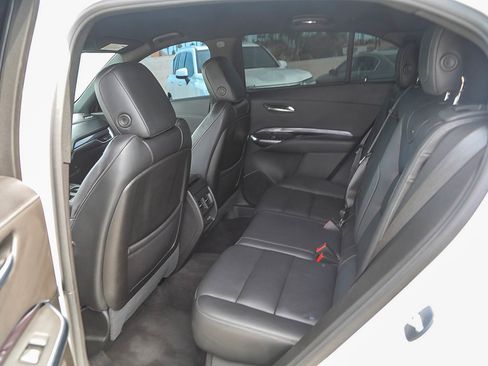 Used 2023 Cadillac XT4 Luxury w/ Cold Weather Package FWD image 18