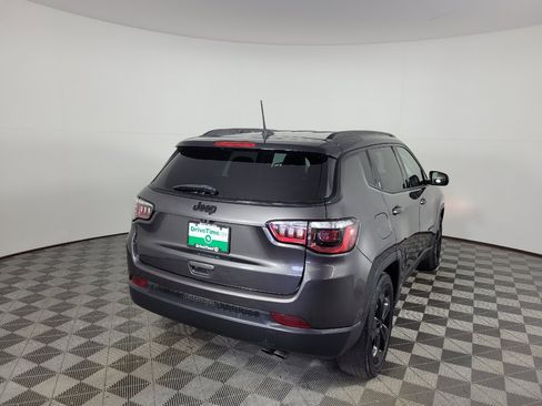 Used 2021 Jeep Compass Latitude FWD image 9