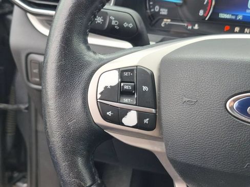 Used 2021 Ford Explorer XLT w/ Equipment Group 202A AWD/4WD image 19