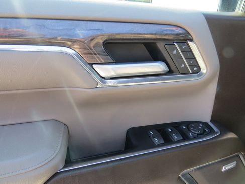 Certified 2022 Chevrolet Silverado 1500 LTZ w/ Technology Package image 20